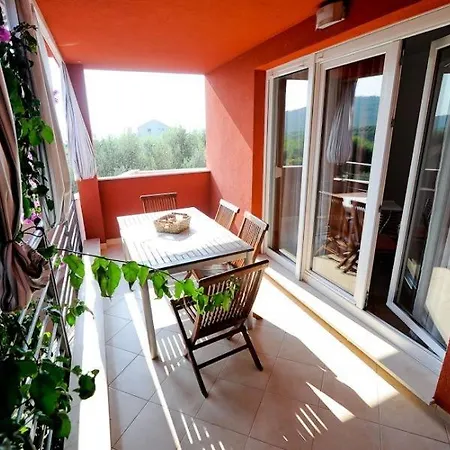 In With Seaview, Terrace, Air Condition, Wifi * Kali