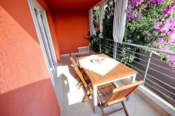 Апартаменты In With Seaview, Terrace, Air Condition, Wifi *