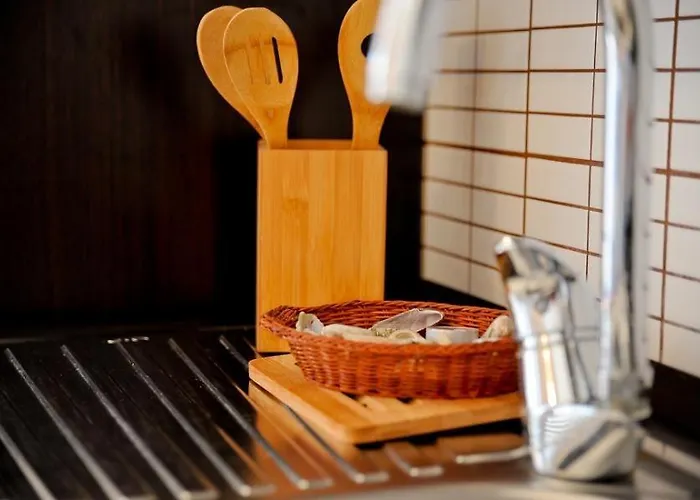 In With Seaview, Terrace, Air Condition, Wifi Апартаменты *