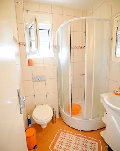 In With Seaview, Terrace, Air Condition, Wifi *